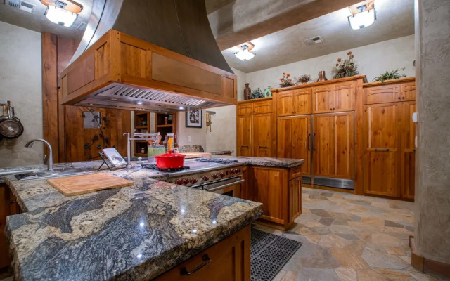 Cougar Ridge Resort, LLC