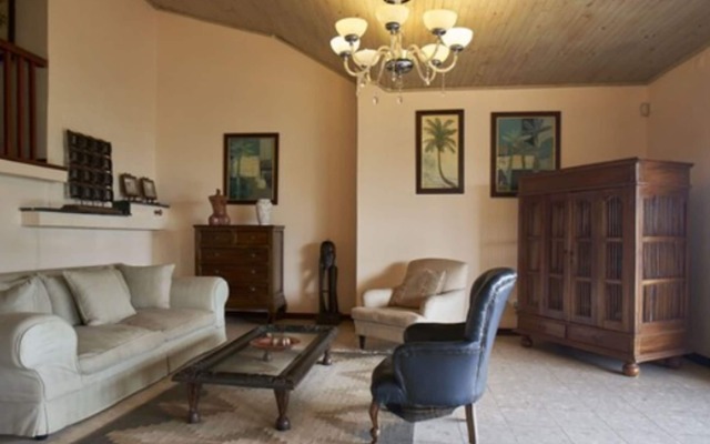 Catembe Gallery Hotel