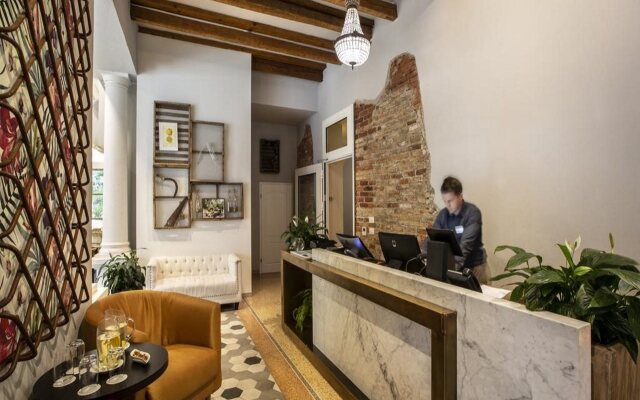 Отель Continental