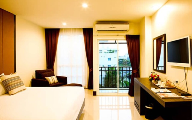 Crystal Suites Suvarnabhumi Airport