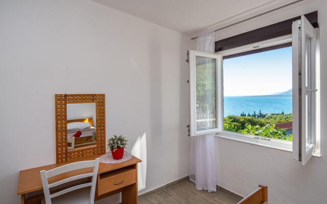 Amazing Home in Rovanjska With 4 Bedrooms, Jacuzzi and Wifi