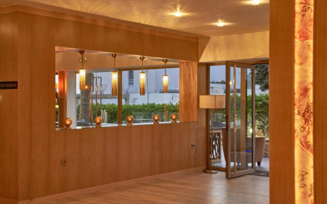 Mabrouk Hotel And Suites