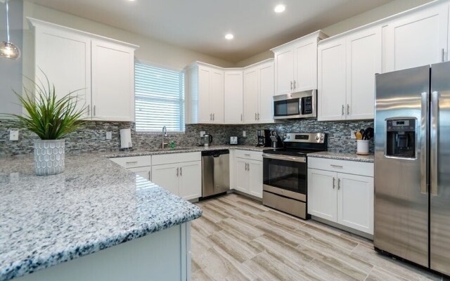 8 Bedrooms/ Champions Gate Home