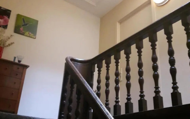 verzorgde kamer in monumentenpand