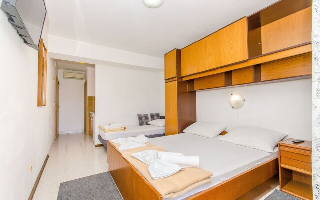 Apartments and Room Nada