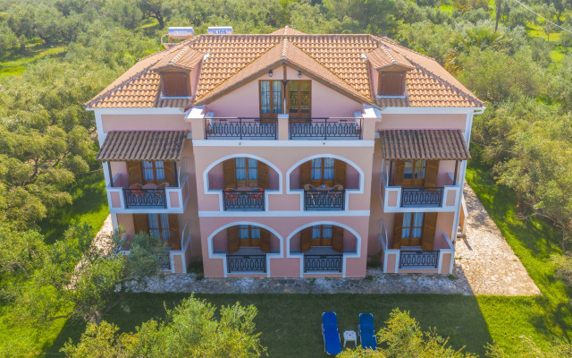 Kavos Psarou Studios and Apartments