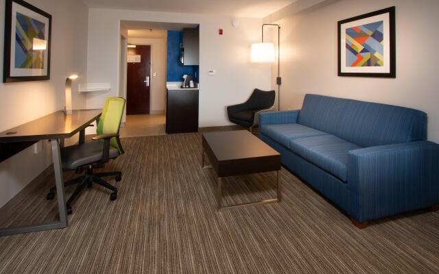 Holiday Inn Express Hotel & Suites Tupelo, an IHG Hotel