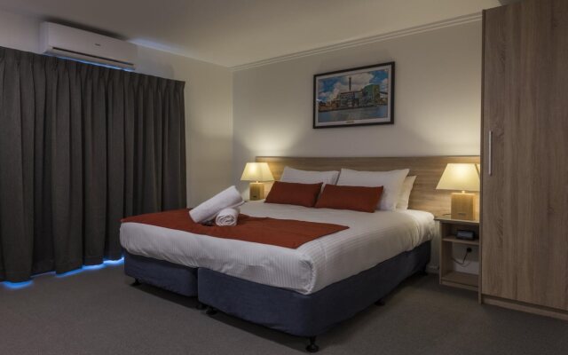 MAS Country Club Maclean Motel