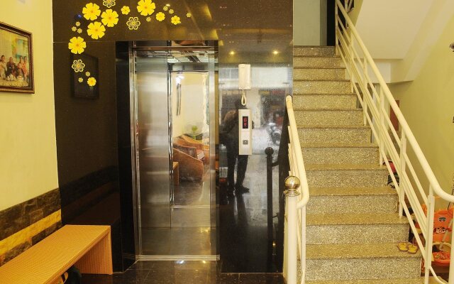 Queen Hotel 2