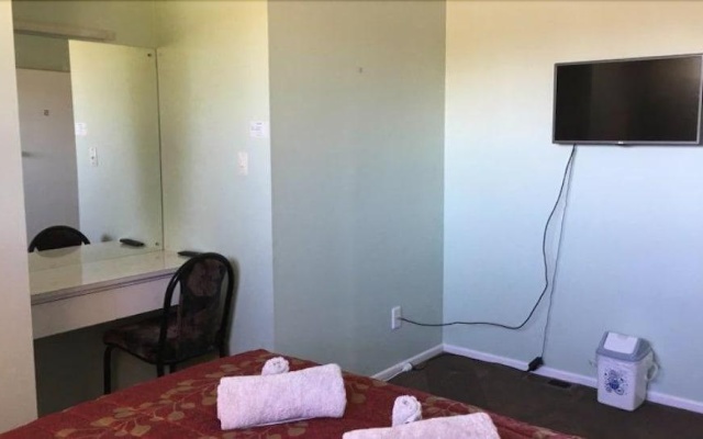 Gumtree Lodge – Guest Rooms – Christchurch