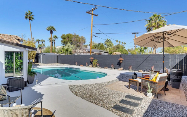 Walk to Scottsdale Stadium: Remodeled Home!