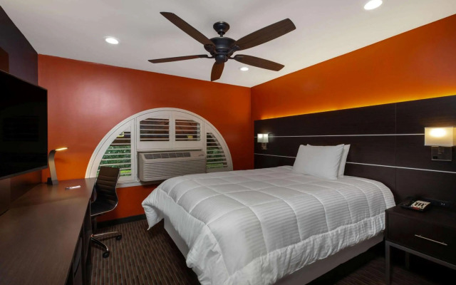 Hotel Vinea, a Travelodge by Wyndham