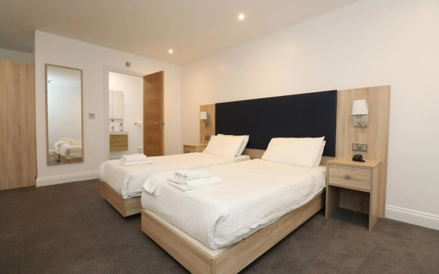 Russell Hotel
