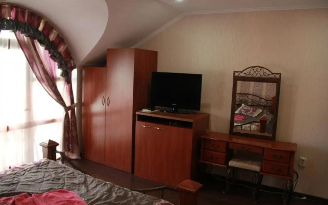Kristall Hotel