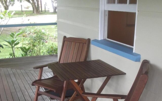 Montville Holiday House