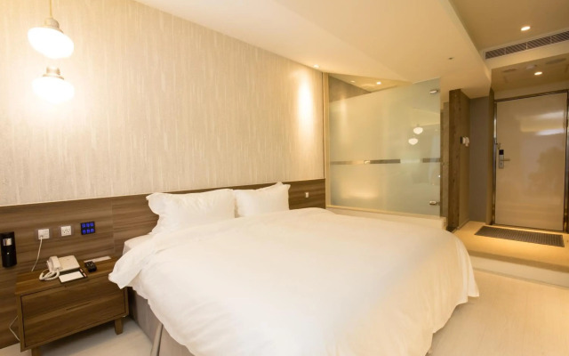 Walker Hotel Ximen