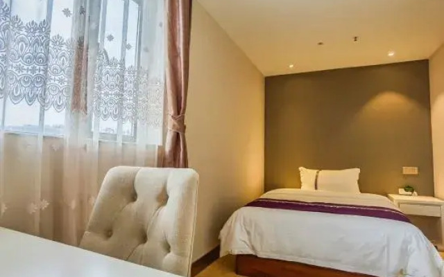 Zhuorui Hotel
