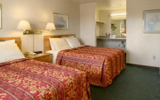 Days Inn Salinas Airport