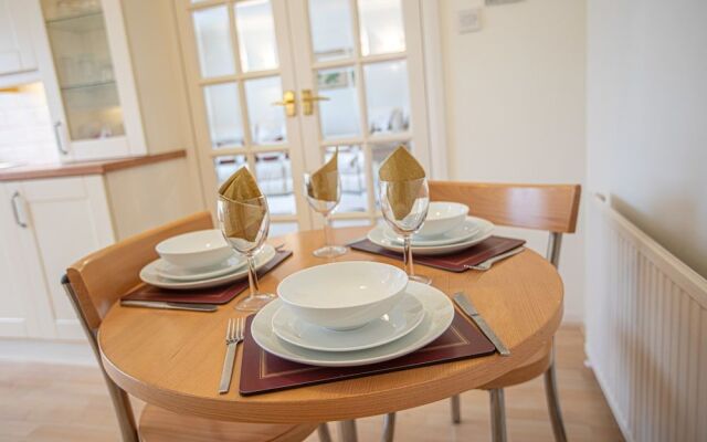 Cults Court Apartment