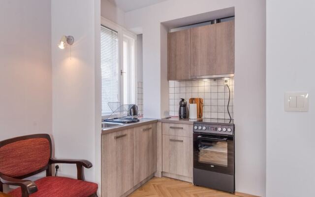 FM Economy 2-BDR Apartment - Next to Serdika Center