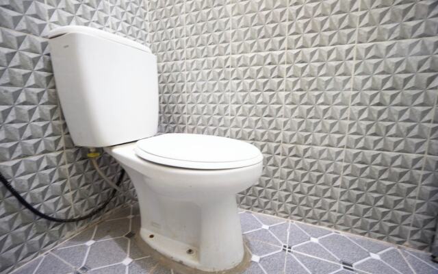 OYO 93987 Suropati 2 Guest House