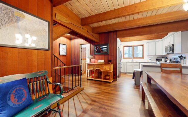 Winterset 12 Centrally Located, Cozy, Washer Dryer by RedAwning