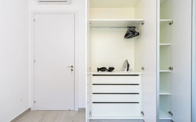 Solenne Stylish 2-BR Apt in Larnaca