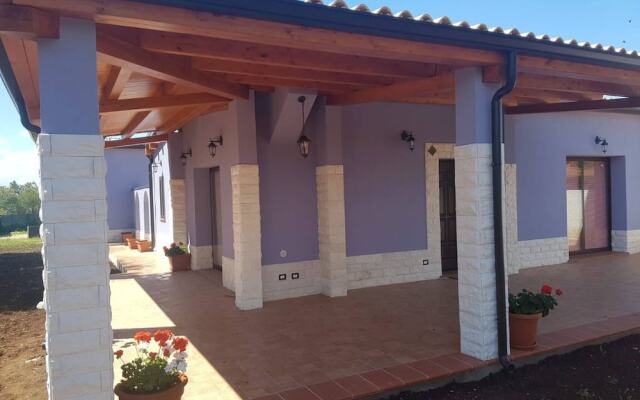 Villa With Air-conditioned Garden Near the sea