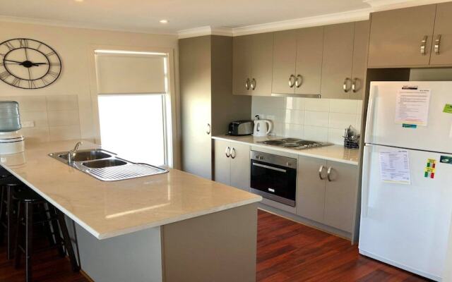 10 Hobart Road