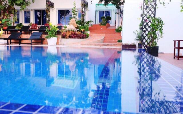 Platinum Hotel
