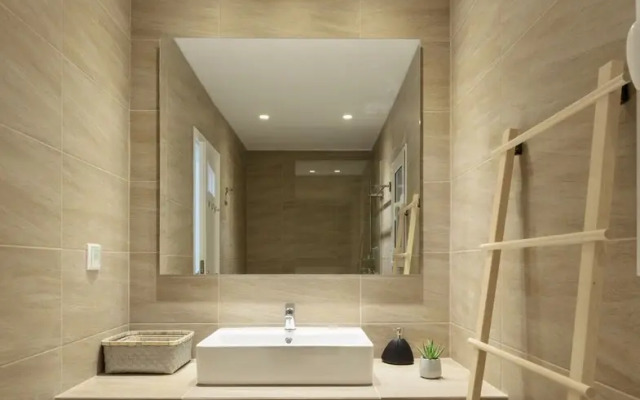 Radiant homm Vouliagmeni Apartment 4ppl