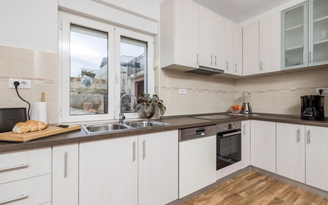 Awesome Apartment in Bregi With Wifi and 3 Bedrooms