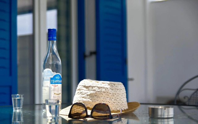 Erato Apartments