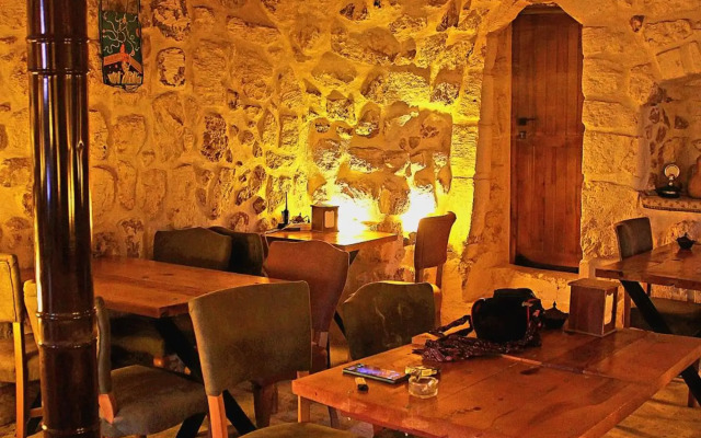 Mons Masius Hotel