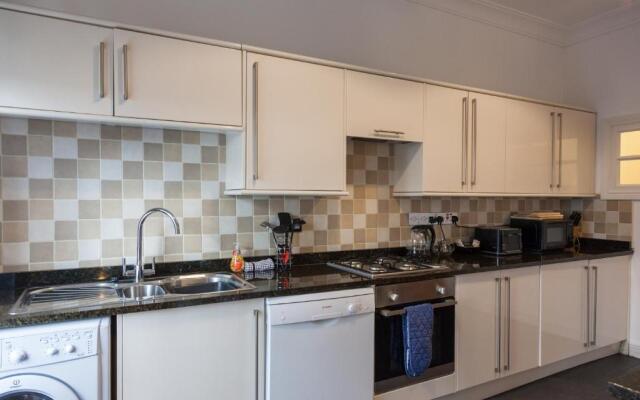 Apartment 3 The Grove