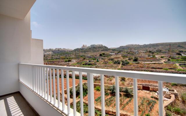 ★ Enjoy Beach & Sea Views in a Modern 3 BR APT ★