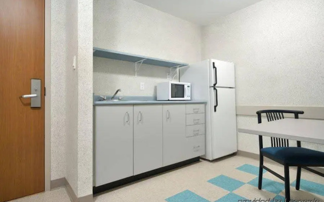 Residence & Conference Centre - King City