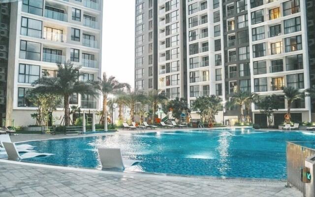 Canh Apartment in Vinhome Skylake