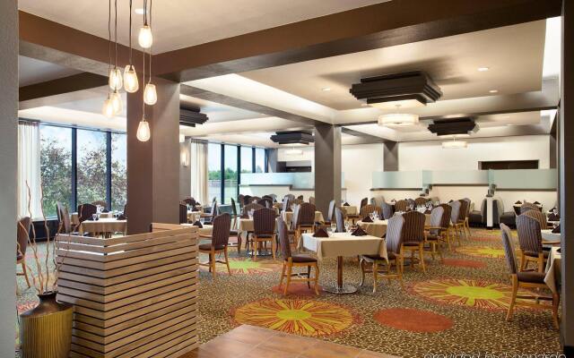 Red Lion Hotel Denver Southeast