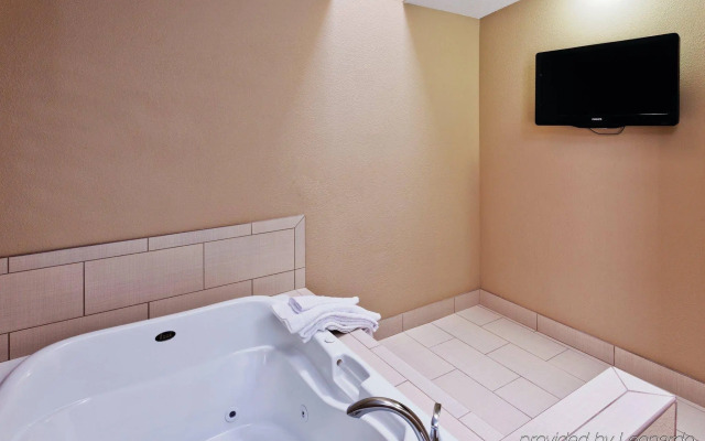 La Quinta Inn & Suites Las Vegas Tropicana