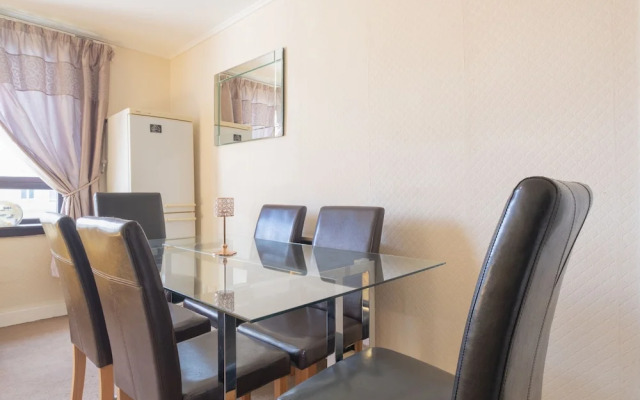 Novelty Suites Froghall Avenue