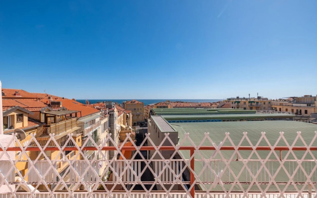 Sea View Central Apartment