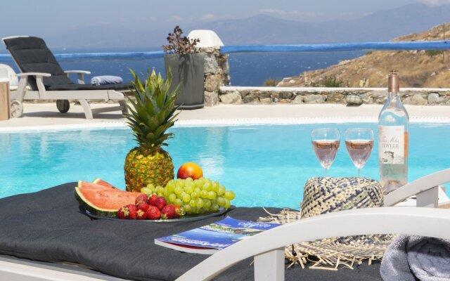 Serene Villa by Stylish Stays
