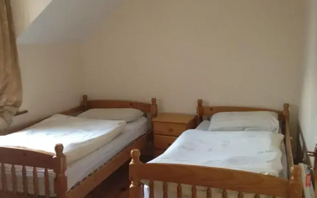 Skellig Ring House (budget accommodation)