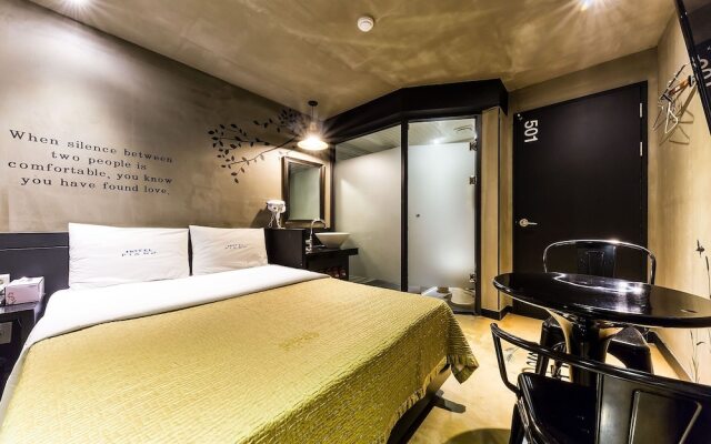 Seongbuk (Bomun-Dong) Piano