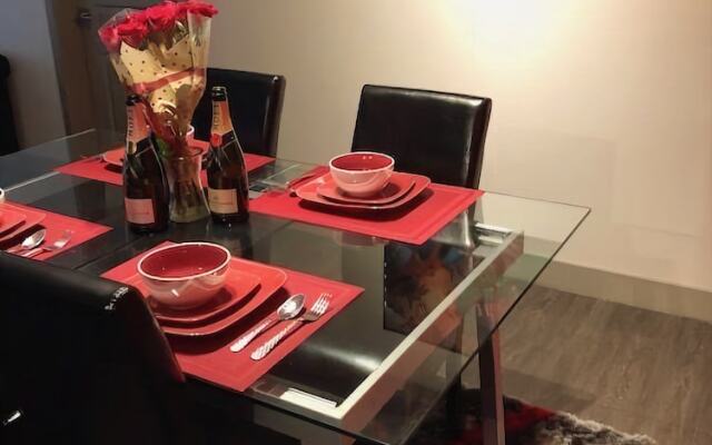 Cozy 2 Bedroom Apartment