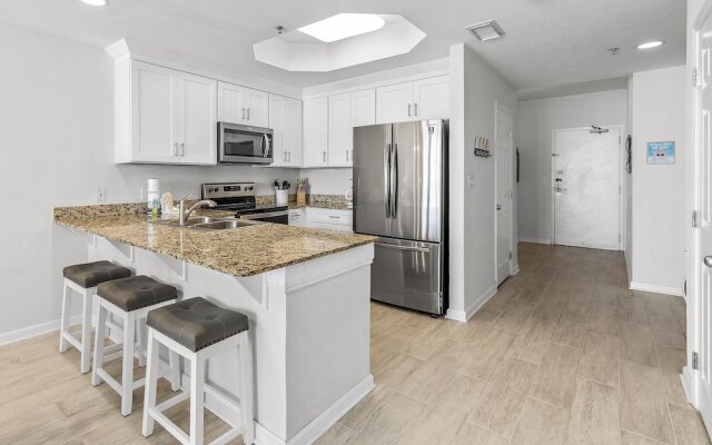 Lighthouse Condos by Hosteeva