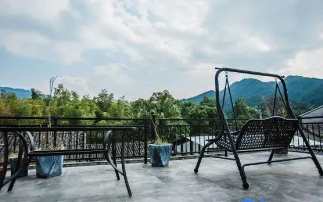 twelve homestay