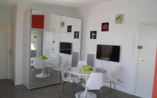 Appartement Sète, 2 Pièces, 4 Personnes - Fr-1-338-10