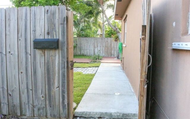 Red Deck Manors